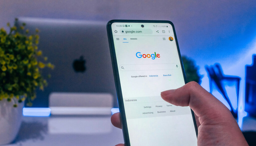 un utilisateur navique sur Google USA