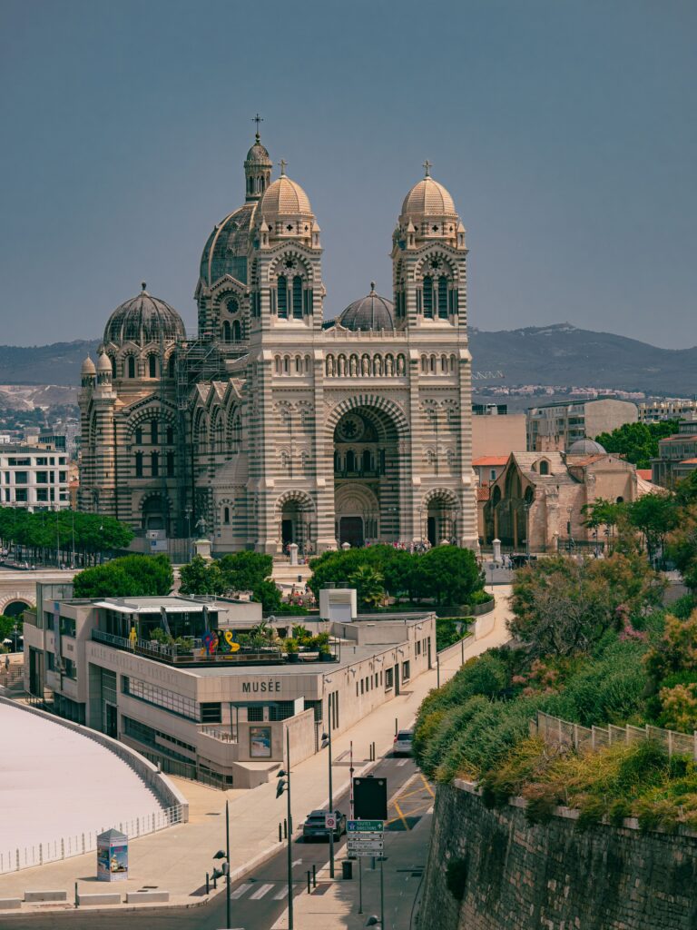 vue panoramique sur le vieux quartier panier de Marseille