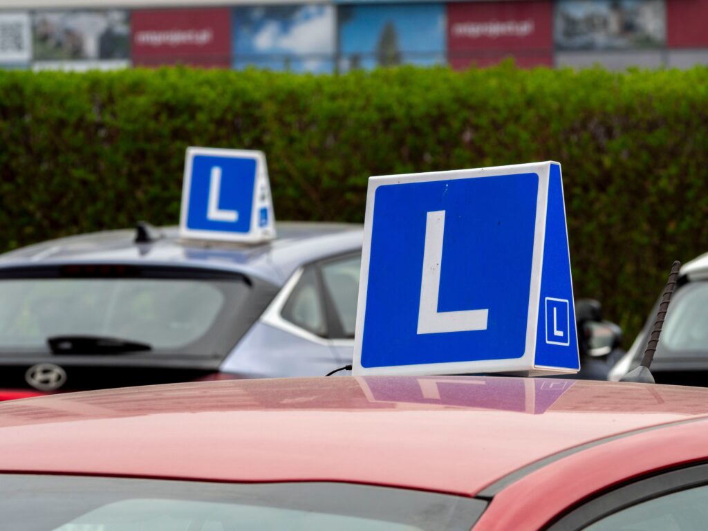 Devenir Moniteur Auto École : Formation et Étapes 2026