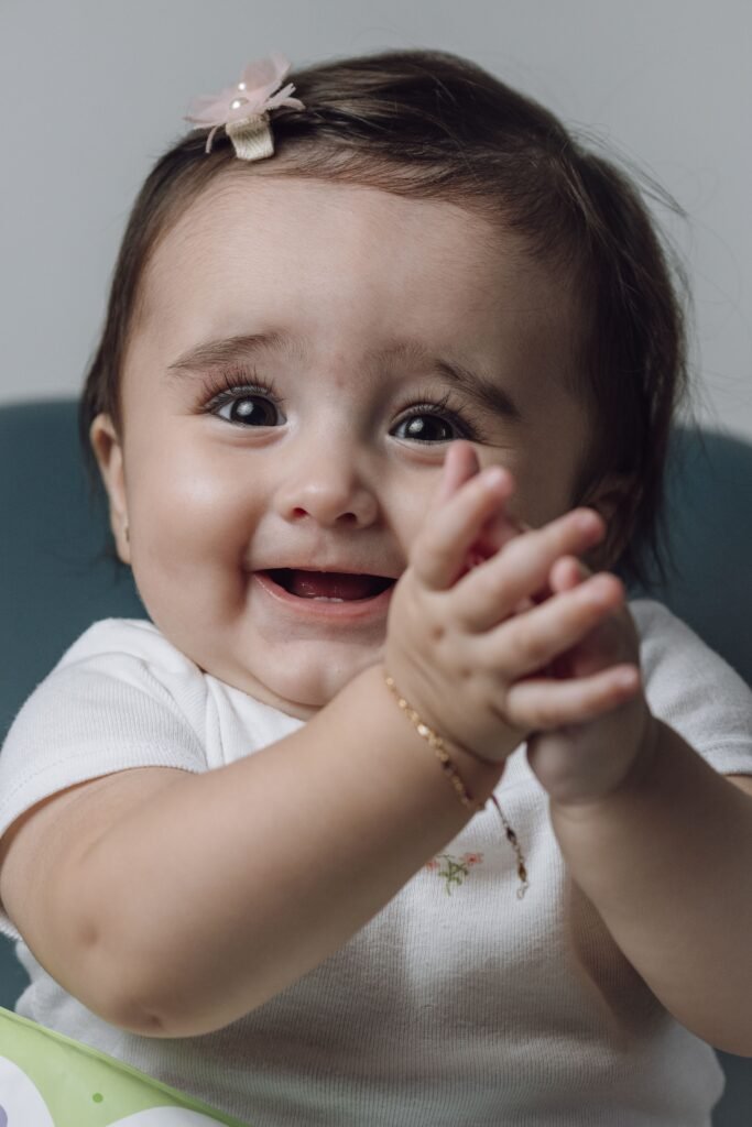 À Quel Âge parle un Bébé : Étapes et Signaux d’Alerte a quelle âge bébé parle